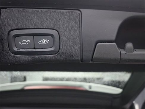 Used 2023 Volvo XC60 B5 Ultimate w/ Protection Package Premier image 25