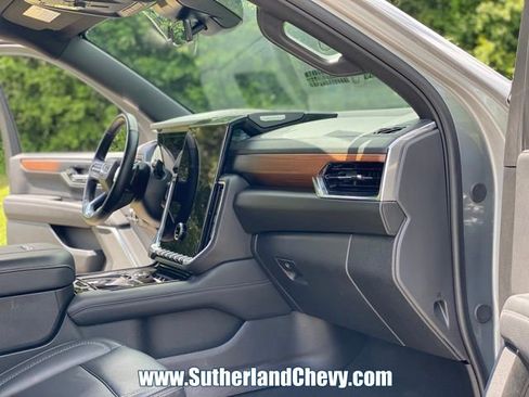 Used 2025 GMC Yukon Denali AWD/4WD image 19
