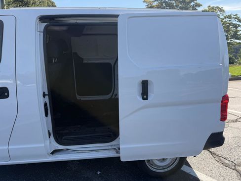 Used 2019 Nissan NV200 S FWD image 12