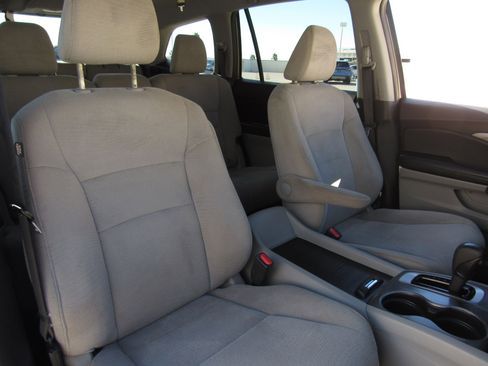 Used 2016 Honda Pilot LX image 10