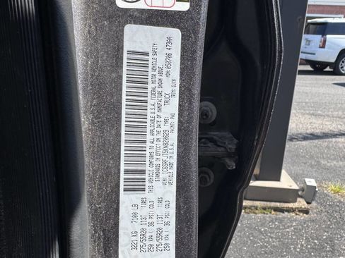 Used 2019 RAM 1500 Laramie image 18