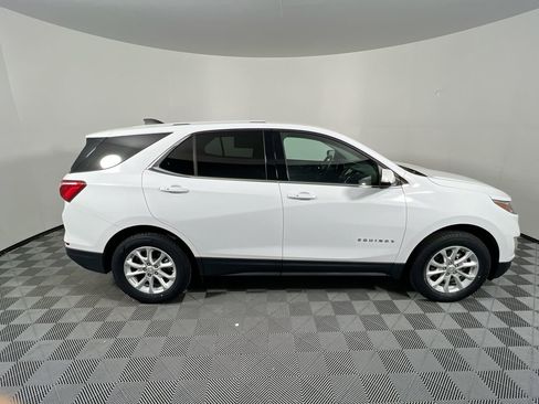 Used 2019 Chevrolet Equinox LT image 2