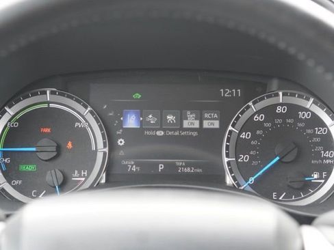 Certified 2025 Toyota Highlander XLE image 24