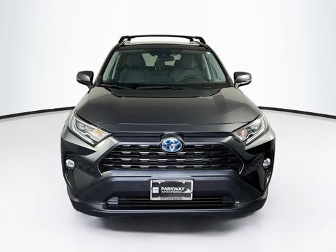 Used 2021 Toyota RAV4 XLE w/ Convenience Package AWD/4WD image 2