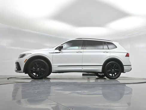 Used 2022 Volkswagen Tiguan SE R-Line FWD image 7