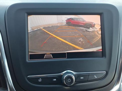 Certified 2022 Chevrolet Equinox LS image 9