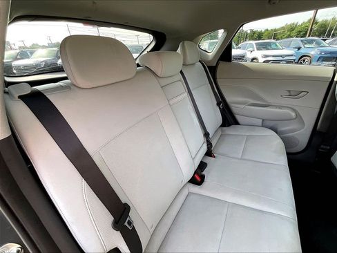 Used 2024 Hyundai Kona SEL AWD/4WD image 15