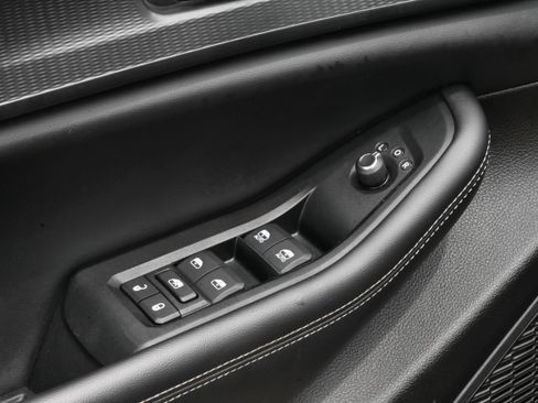 Used 2024 Jeep Grand Cherokee L Laredo w/ Luxury Tech Group I AWD/4WD image 31