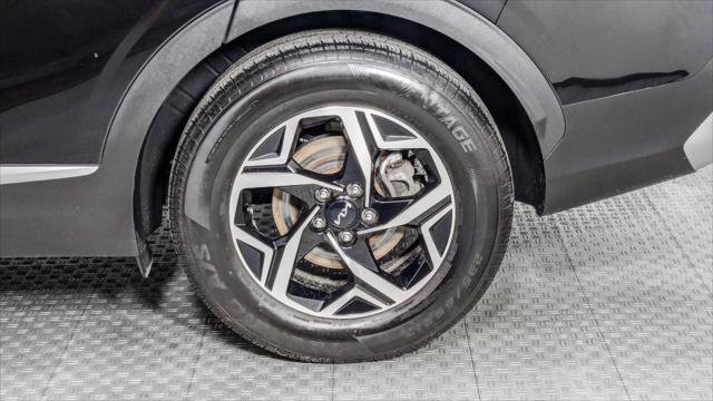 Used 2024 Kia Sportage LX FWD image 34