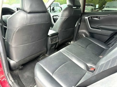 Used 2020 Toyota RAV4 XLE Premium FWD image 24