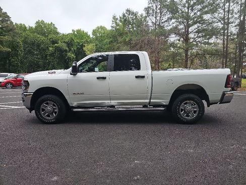 Used 2025 RAM 2500 Big Horn AWD/4WD image 9