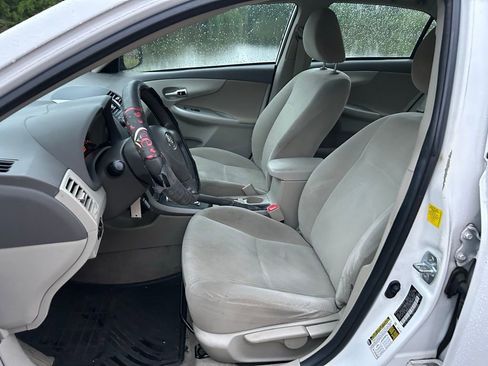 Used 2010 Toyota Corolla LE image 14