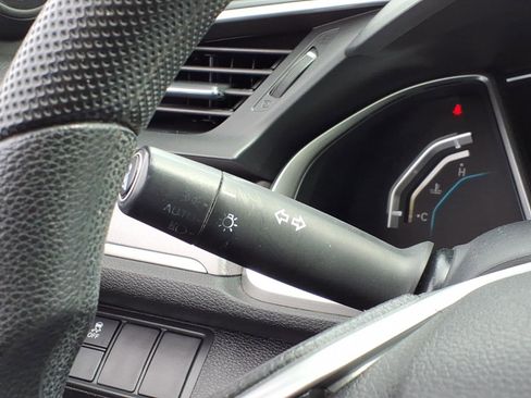 Used 2018 Honda Civic EX image 31