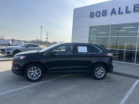 Used 2024 Ford Edge SEL w/ Convenience Package image 2