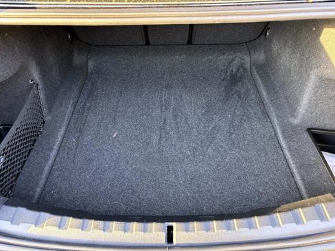 Used 2023 BMW 330i xDrive Sedan w/ Premium Package image 9