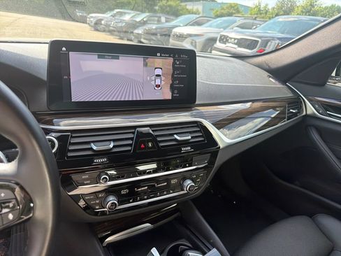 Used 2021 BMW 540i w/ Convenience Package RWD image 29
