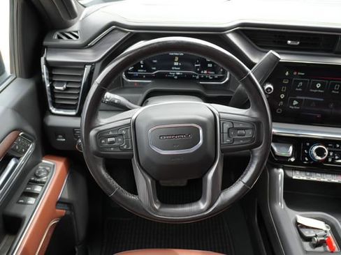 Used 2025 GMC Sierra 2500 Denali Ultimate AWD/4WD image 17