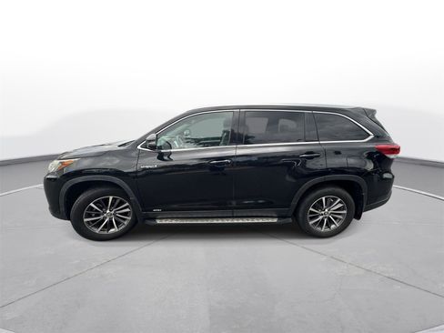 Used 2019 Toyota Highlander XLE AWD/4WD image 9
