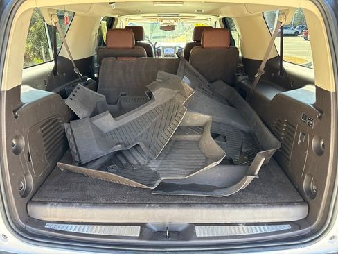 Used 2020 Chevrolet Suburban Premier image 27