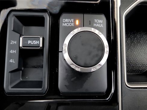 Used 2024 Toyota Tundra Limited AWD/4WD image 33