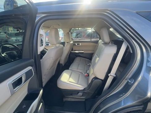 Used 2023 Ford Explorer XLT w/ Equipment Group 202A image 19