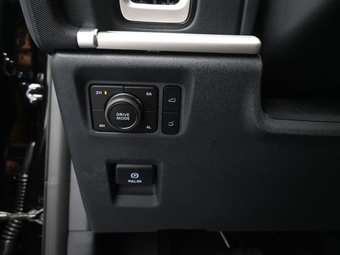 New 2025 Ford Expedition Active image 11