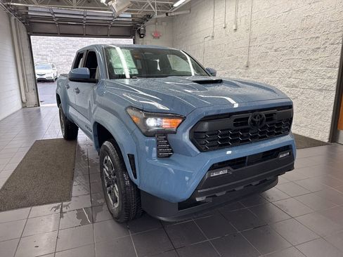 New 2026 Toyota Tacoma TRD Sport image 2