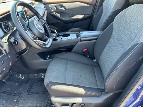 Used 2023 Nissan Rogue SV FWD image 18