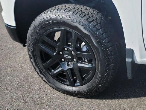 Certified 2024 Chevrolet Silverado 1500 Custom Trail Boss w/ Turbomax Blackout Package AWD/4WD image 7