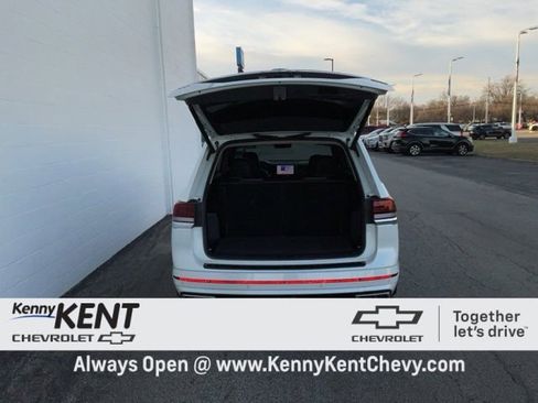 Used 2024 Volkswagen Atlas SEL Premium R-Line image 8