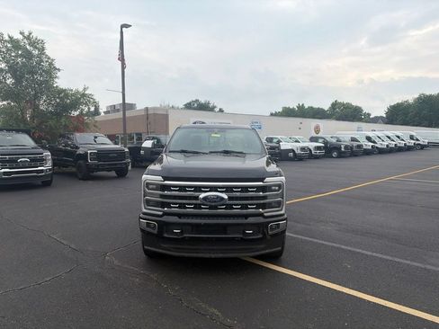 Used 2024 Ford F350 Platinum AWD/4WD image 2