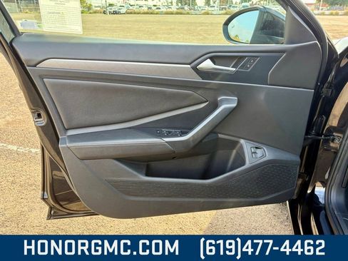 Used 2024 Volkswagen Jetta SE image 15