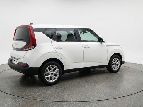 Used 2025 Kia Soul LX w/ LX Technology Package image 9