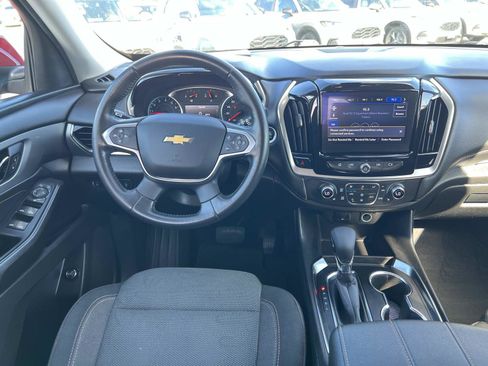 Used 2021 Chevrolet Traverse LT image 7