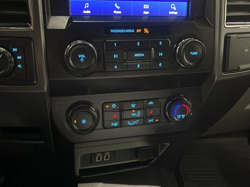 Used 2020 Ford F150 XLT w/ Equipment Group 302A Luxury AWD/4WD image 10