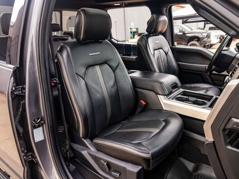 Used 2021 Ford F250 Platinum w/ FX4 Off-Road Package image 27