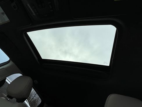 Used 2023 Toyota Sienna XLE image 29