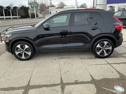 Certified 2025 Volvo XC40 B5 Plus image 11