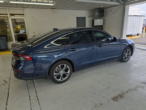 Used 2023 Honda Accord EX image 6