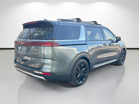 Used 2022 Kia Carnival SX image 3