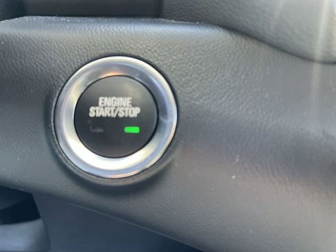 Certified 2022 GMC Terrain SLT image 17