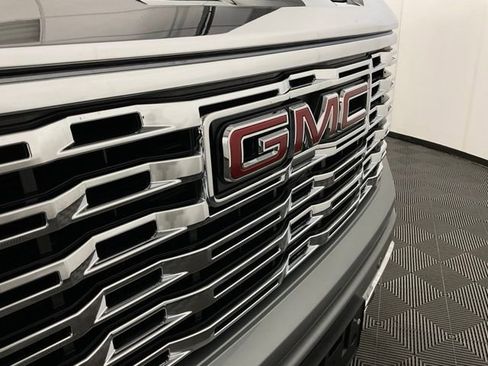 Used 2024 GMC Sierra 1500 Denali image 9