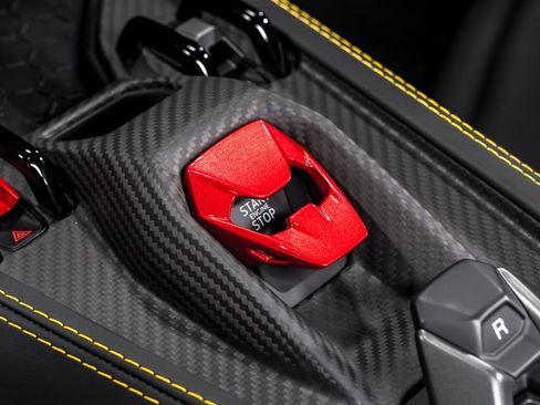 Used 2025 Lamborghini Revuelto image 28