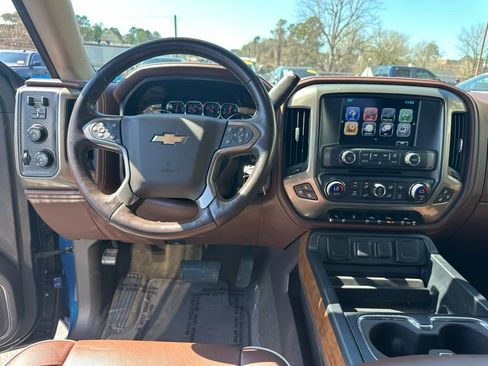Used 2018 Chevrolet Silverado 1500 High Country image 15
