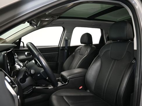 Used 2023 Kia Sorento SX image 10