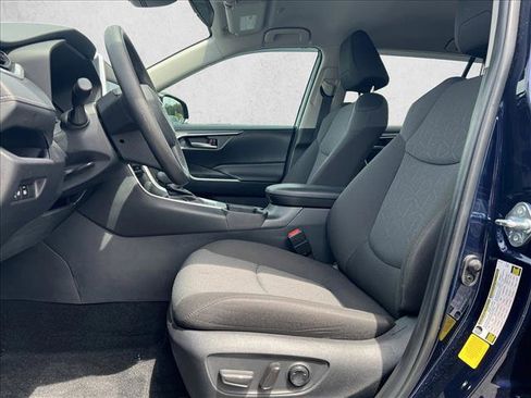 Certified 2025 Toyota RAV4 XLE FWD image 10