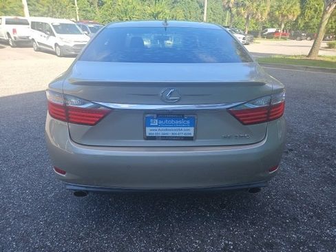 Used 2015 Lexus ES 350 w/ Premium Package FWD image 4
