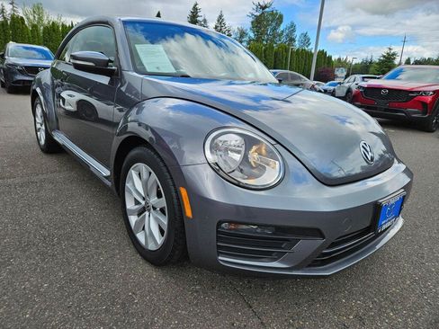 Used 2017 Volkswagen Beetle 1.8T S FWD image 7