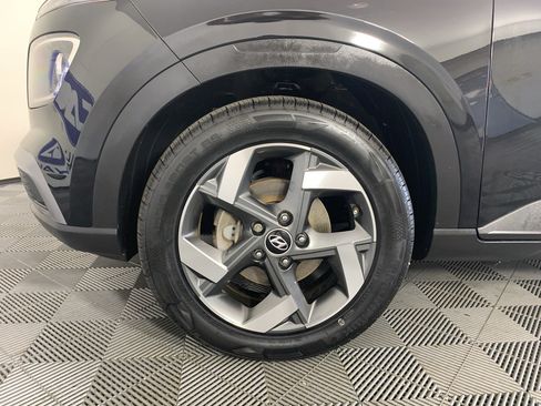 Used 2022 Hyundai Venue SEL FWD image 11