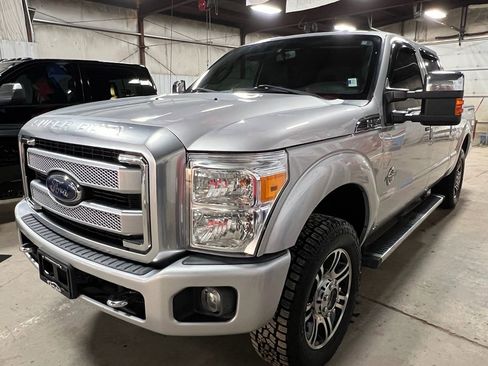 Used 2016 Ford F250 Platinum w/ Platinum Package image 2